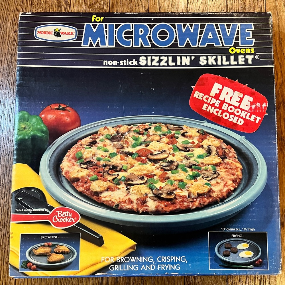 Vintage Nordic Ware Sizzlin’ Skillet - New In Box (NIB) - Microwave Browning Pan